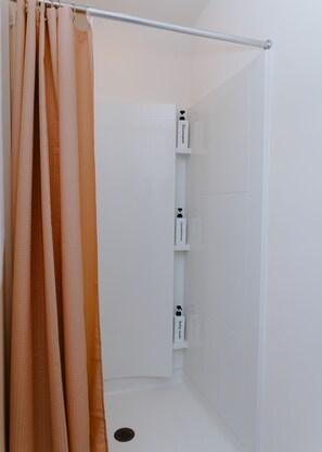 Hair dryer, towels - Kasita Cornelius West | king&queen beds | NEW! (Cornelius)