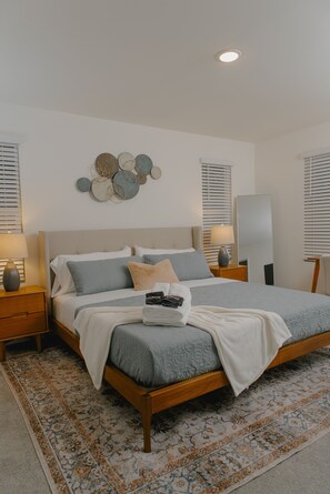 6 makuuhuonetta, silitysrauta/-lauta, internet, vuodevaatteet