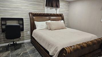 1 bedroom, desk, iron/ironing board, WiFi