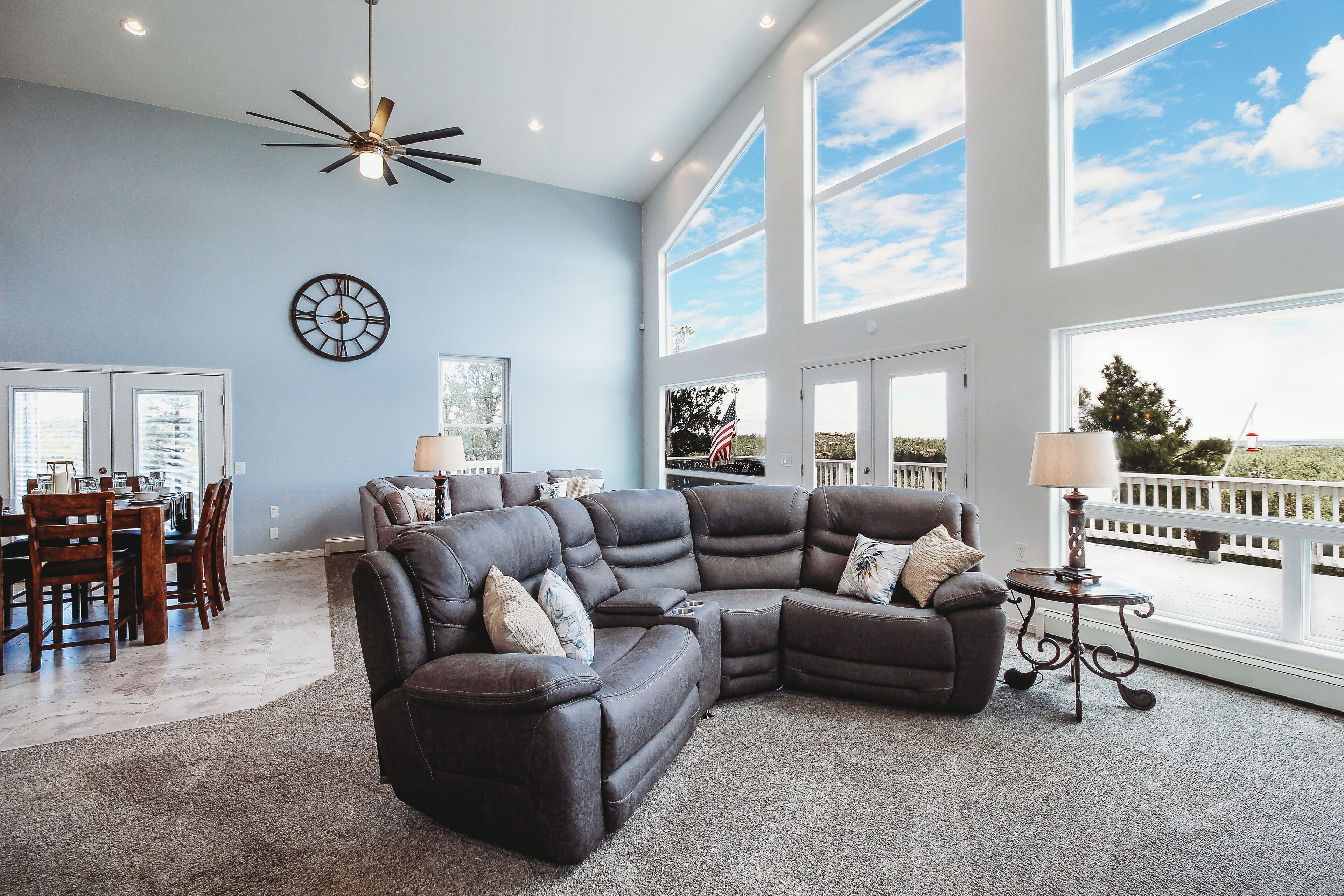 Smart TV, fireplace, video games, books