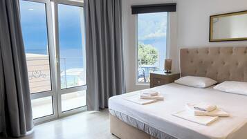 Deluxe-Apartment (AP1) | Betten mit Memory-Foam-Matratzen, individuell dekoriert