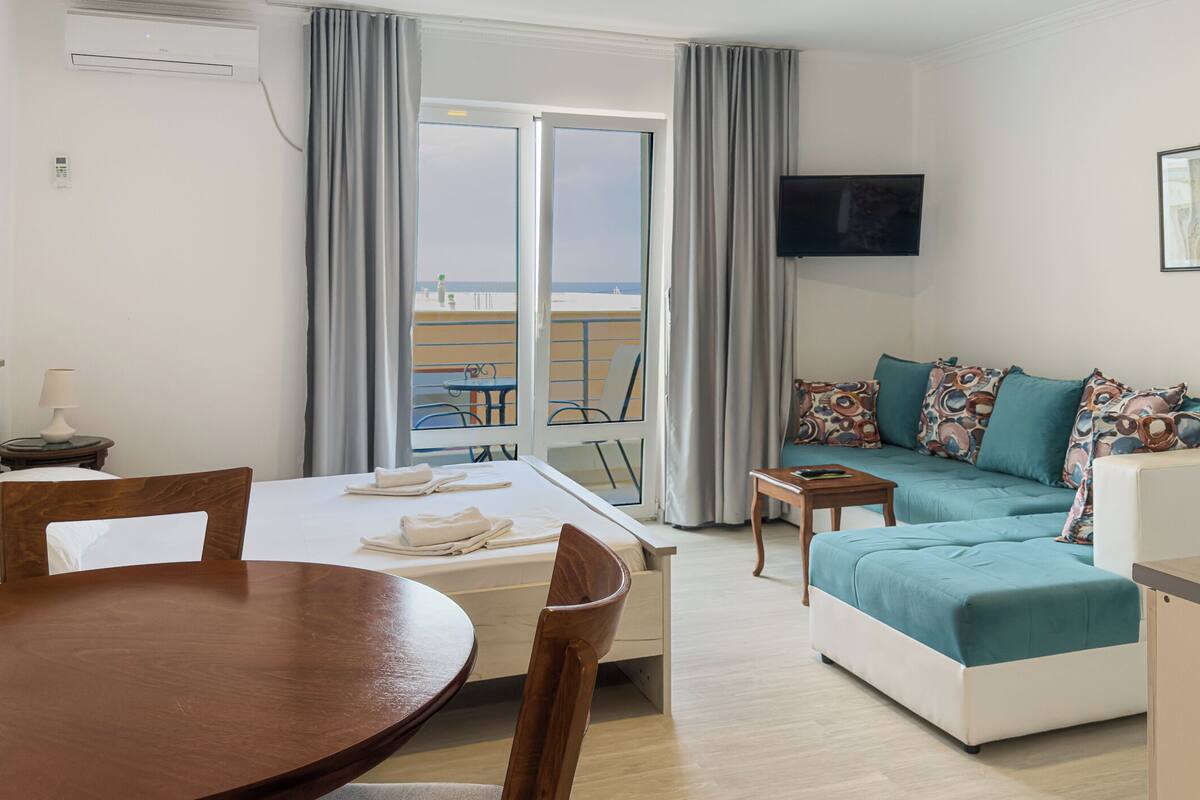 Memory-foam beds, individually decorated, individually furnished