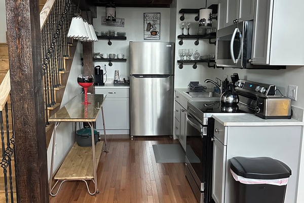 Frigorífic, microones, forn i placa de cuina