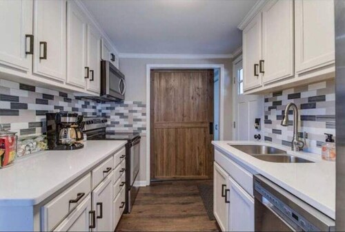 The Chalet-1.5bath, sleeps 4, Franklin/LeipersFork