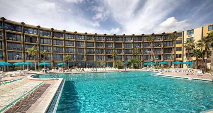 Second Floor Completely Remodeled Direct Ocean Front Studio with Gorgeous View!