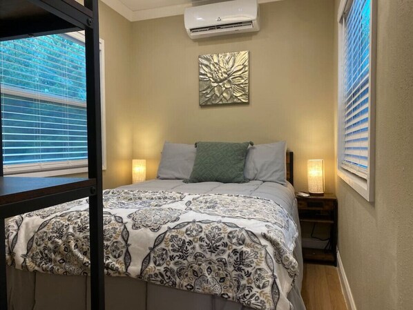 1 chambre, bureau, fer et planche à repasser, Wi-Fi gratuit