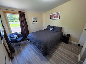 3 bedrooms, bed sheets - Fisherman Friendly and minutes from the beach (Rockaway Beach)