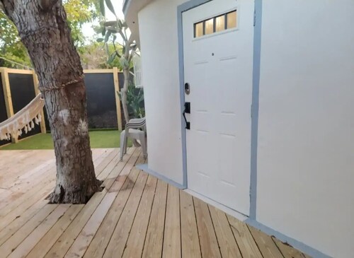 The teeny tiny house

