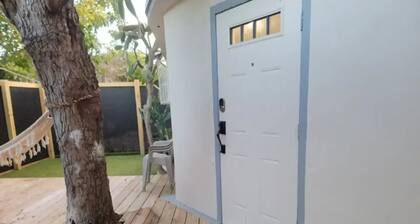 The teeny tiny house