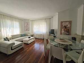 Flachbildfernseher, Kamin