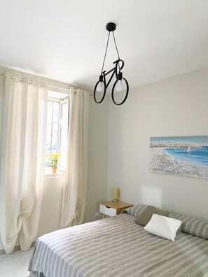 2 bedrooms, iron/ironing board, bed sheets - Angela's House (Monreale)