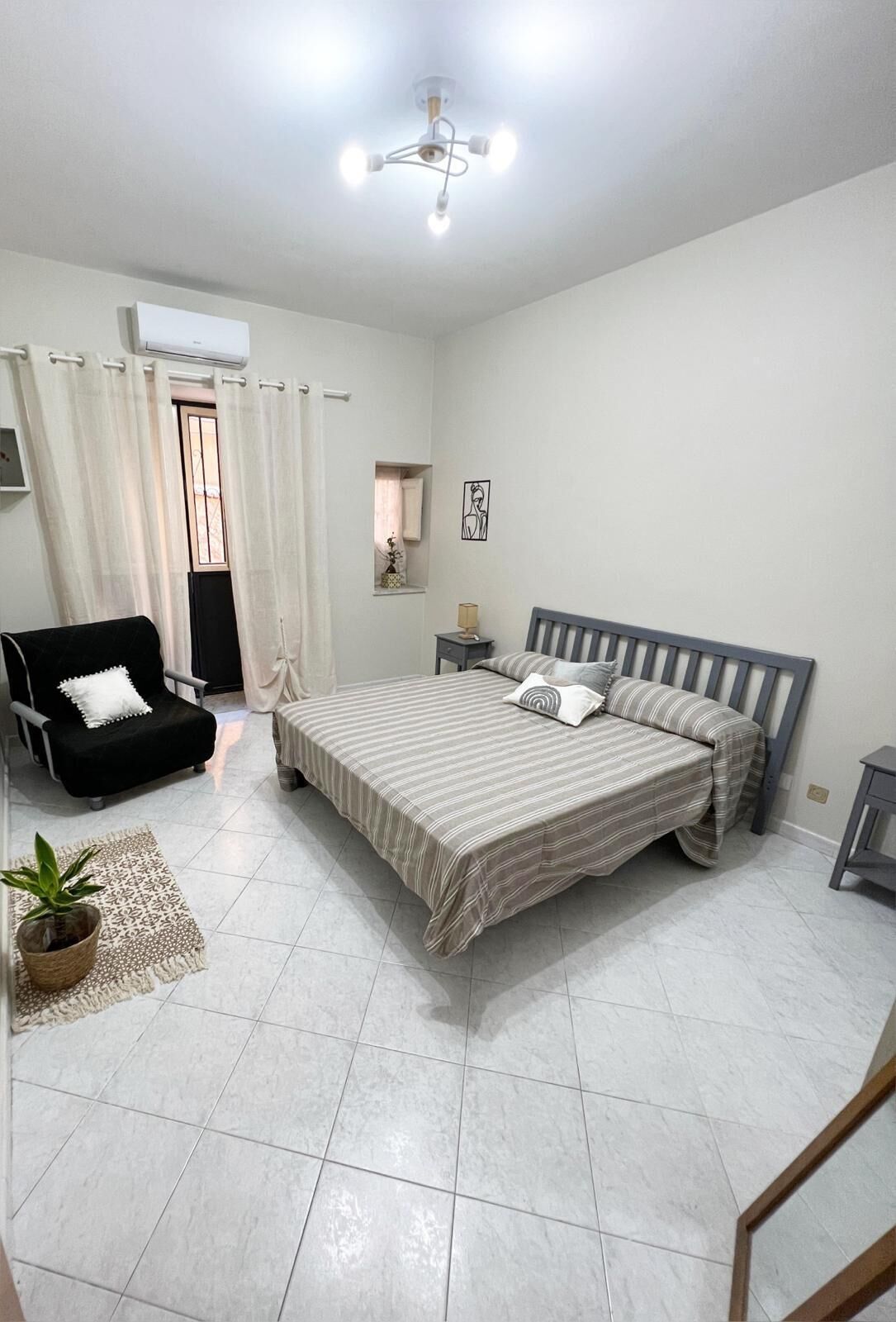 2 bedrooms, iron/ironing board, bed sheets
