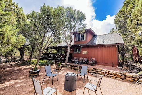 Relaxing Mountain Getaway, Rivers, Fishing, Trails, Waterfalls, Hiking, Cabin