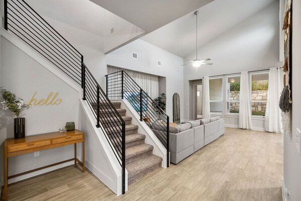 المنشأة من الداخل