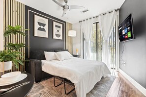 Wifi, roba de llit i habitacions accessibles amb cadira de rodes 