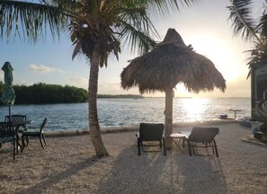 Outdoor dining - paradise point, ocean front /dock/ramp.
(Key Largo)