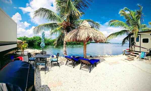 Outdoor dining - paradise point, ocean front /dock/ramp.
(Key Largo)
