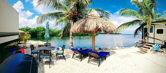 paradise point, ocean front /dock/ramp.
