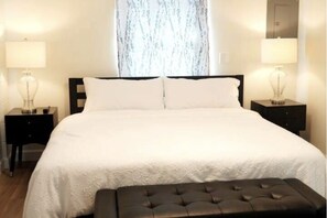 1 bedroom, iron/ironing board, WiFi, bed sheets - Eclectic 1 Bedroom Apt in Downtown Orlando. 15mins from Airport & UCF. (Orlando)