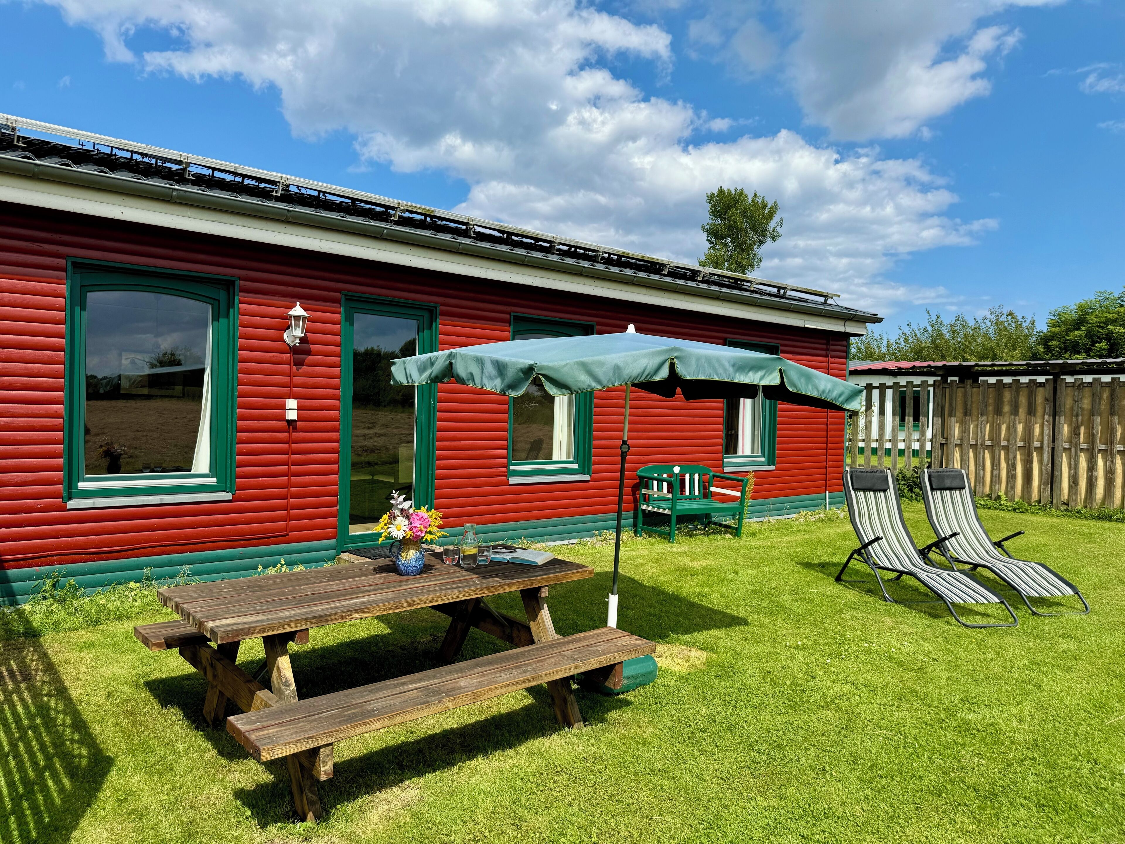 Haus Grüne Wiese mit eigener Rasenterrasse