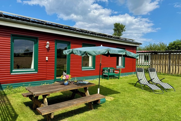 Haus Grüne Wiese mit eigener Rasenterrasse