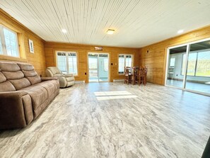 Interior - Bring your boat and make wonderful memories at this beautiful lakefront cottage! (Stoneboro)