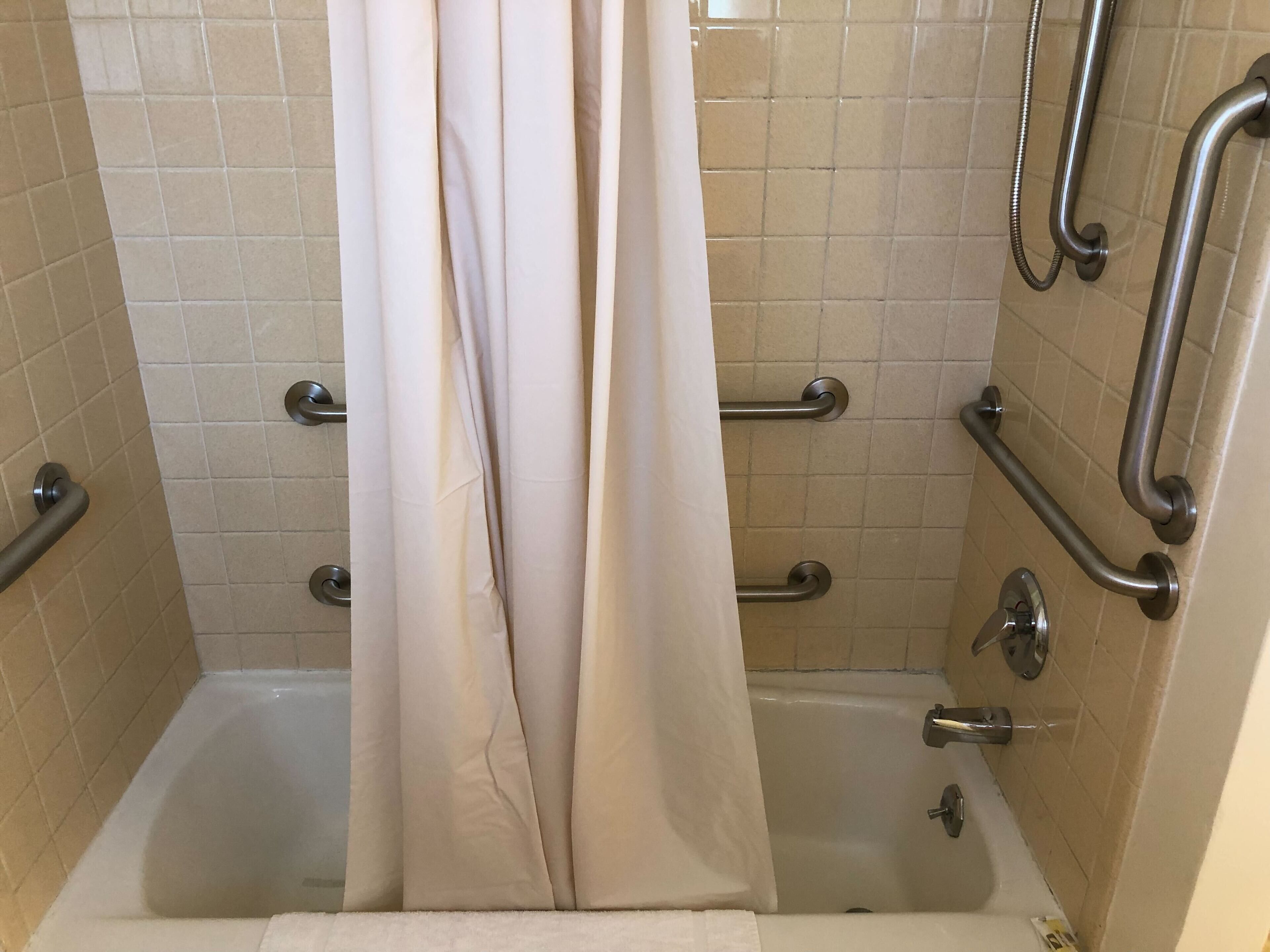 장애인 지원 욕실