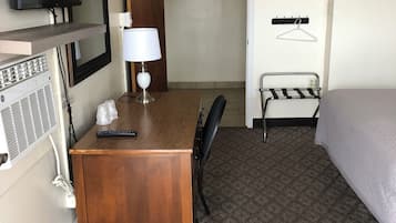 Skrivebord, skrivebord for bærbar PC og blendingsgardiner