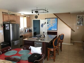 Mikrowelle, Ofen, Herdplatte, Geschirrspüler