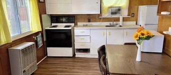 Ambleside - 2-Bedroom Cottage #8