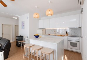 Forno, piano cottura, lavastoviglie