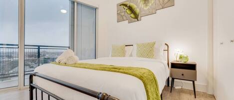 2 عدّة غرف نوم ومكتب ومكواة/لوح كي وواي فاي