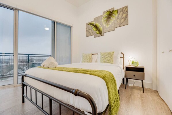 1 bedroom, desk, iron/ironing board, WiFi