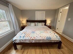 5 bedrooms, iron/ironing board, WiFi, bed sheets