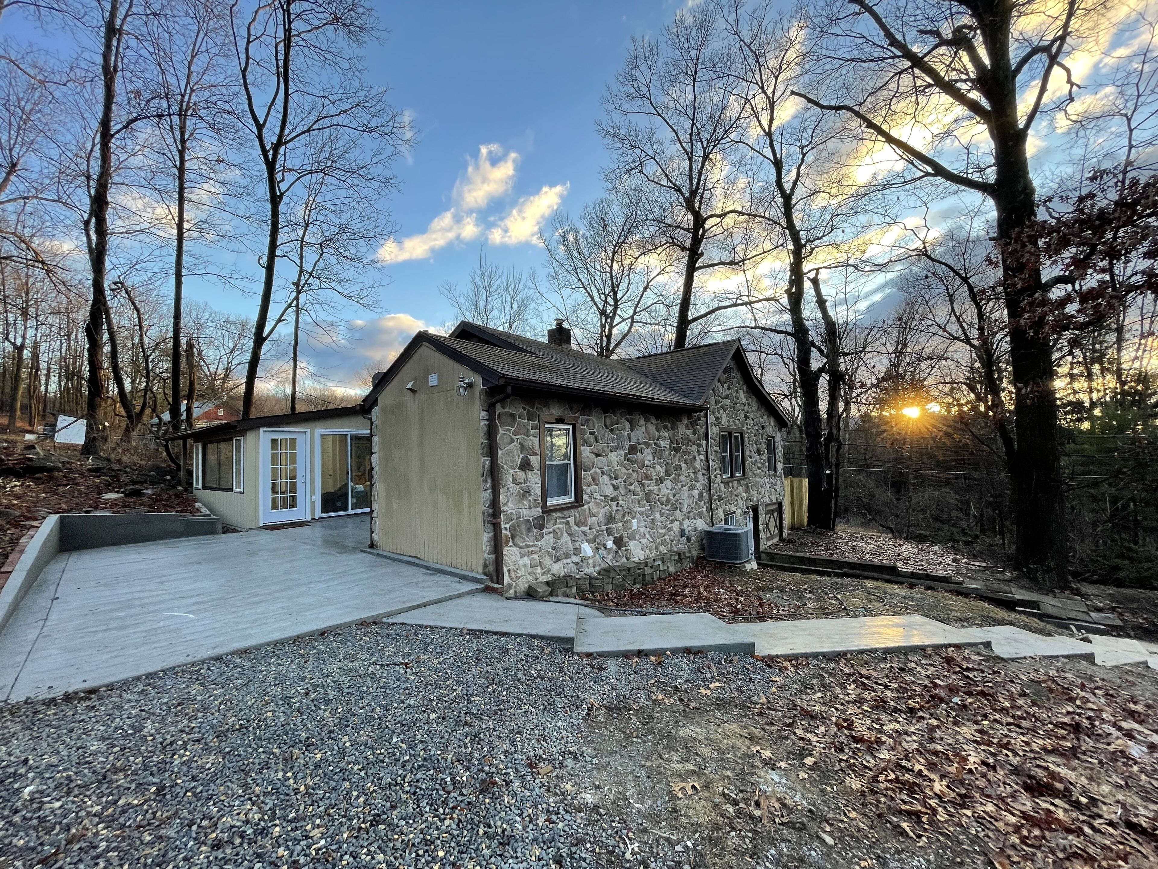 Mountain Cottage Near Scenic State Parks and Hiking Trails Great for Large Group