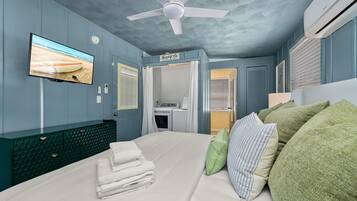 4 bedrooms, iron/ironing board, travel crib, free WiFi