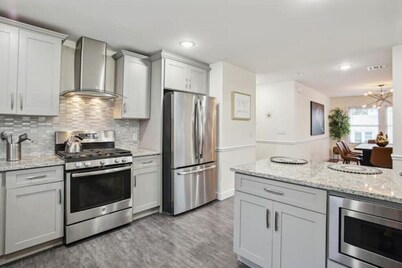 The Lions Den Luxury 3-Bedroom Oasis + Patio
