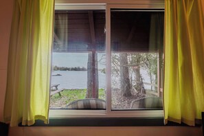 Interior - Ambleside - 2-Bedroom Cottage #4 (Kawartha Lakes)