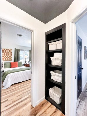 3 bedrooms, desk, iron/ironing board, travel crib