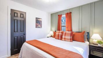 3 Schlafzimmer, Schreibtisch, Bügeleisen/Bügelbrett, Reisekinderbett
