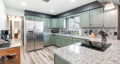 The Den is a cozy and welcoming 3 bed, 2 bath home with zero entry design