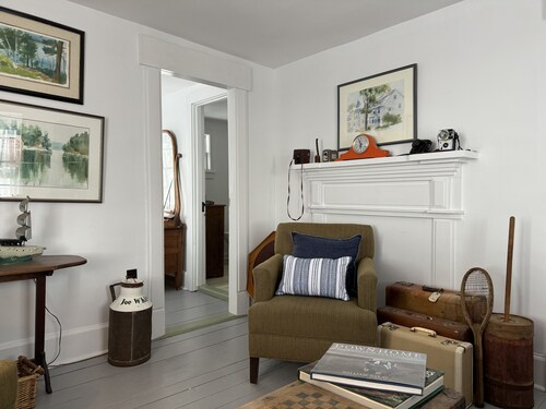 Charming rustic retreat with Bay of Fundy Views, escape to our serene haven.