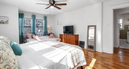 This house is a 2 bedroom(s), 1 bathrooms, located in Augusta, KS.