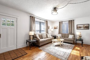 Smart TV, fireplace, offices