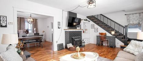 Smart-TV, peis og kontorer