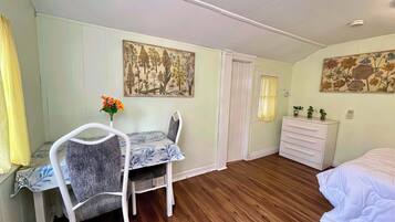 1 habitación, wifi y ropa de cama