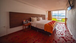 Pillowtop beds, laptop workspace, cribs (free), WiFi (free) - Hotel refugio rancho tota  (Cuitiva)