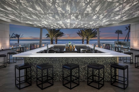 Se sirven desayunos y cenas, mariscos