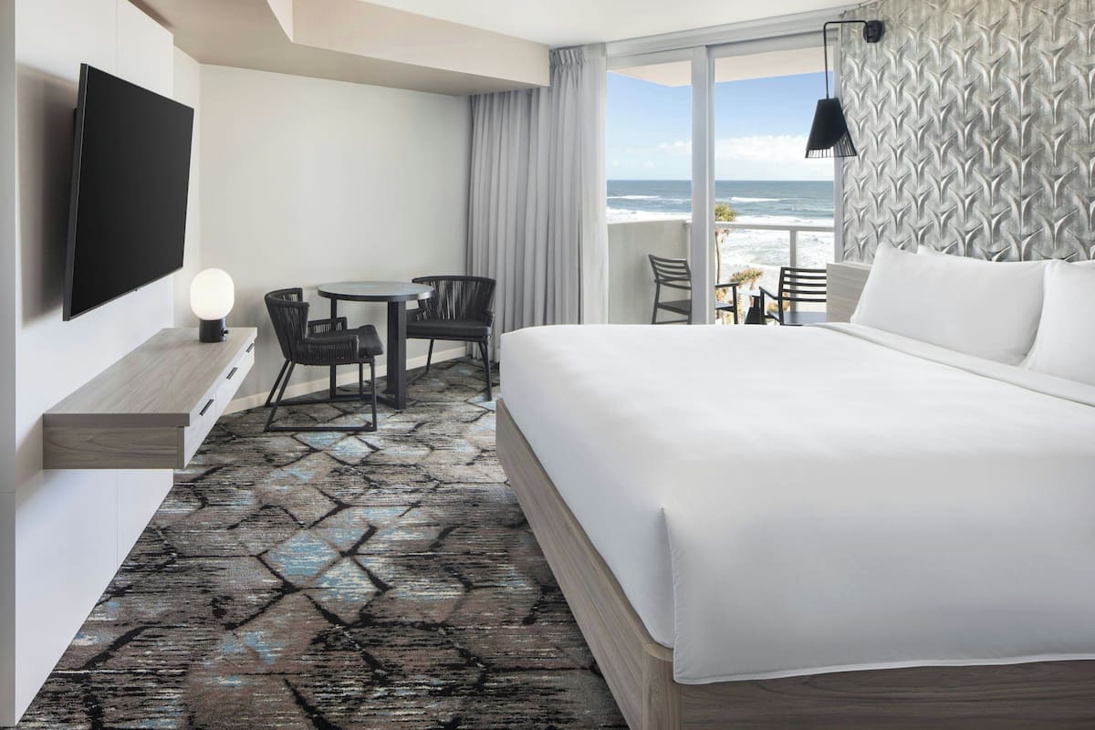 1 bedroom, premium bedding, pillow-top beds, in-room safe