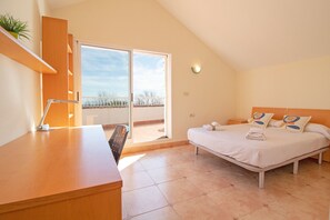 4 chambres, fer et planche Ă repasser, accĂšs au Wi-Fi (inclus)